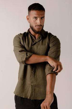 Man wearing the MILANO classic olive linen button-down shirt.