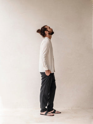 Side view of the MONACO classic men's linen pants with elastic waistband.