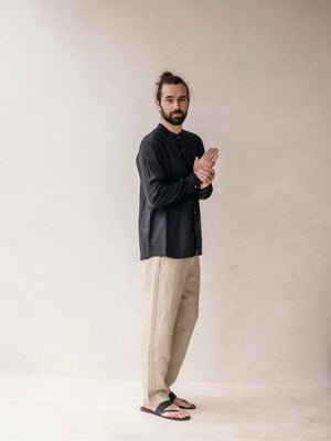 Side view of the MONACO classic men's linen pants with elastic waistband.
